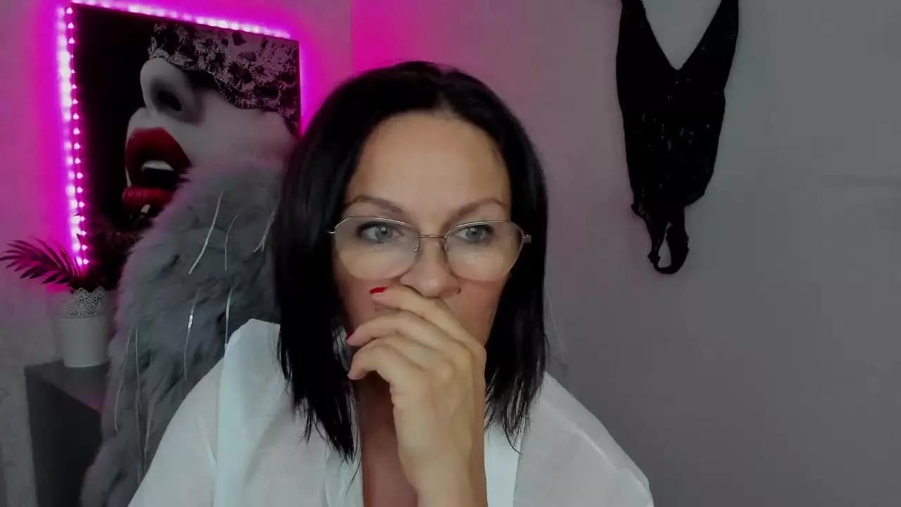 HelenTasty from Streamray