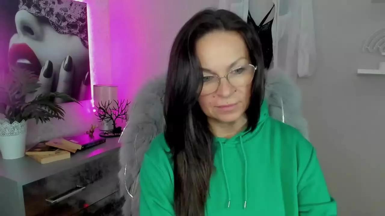 HelenTasty from Streamray