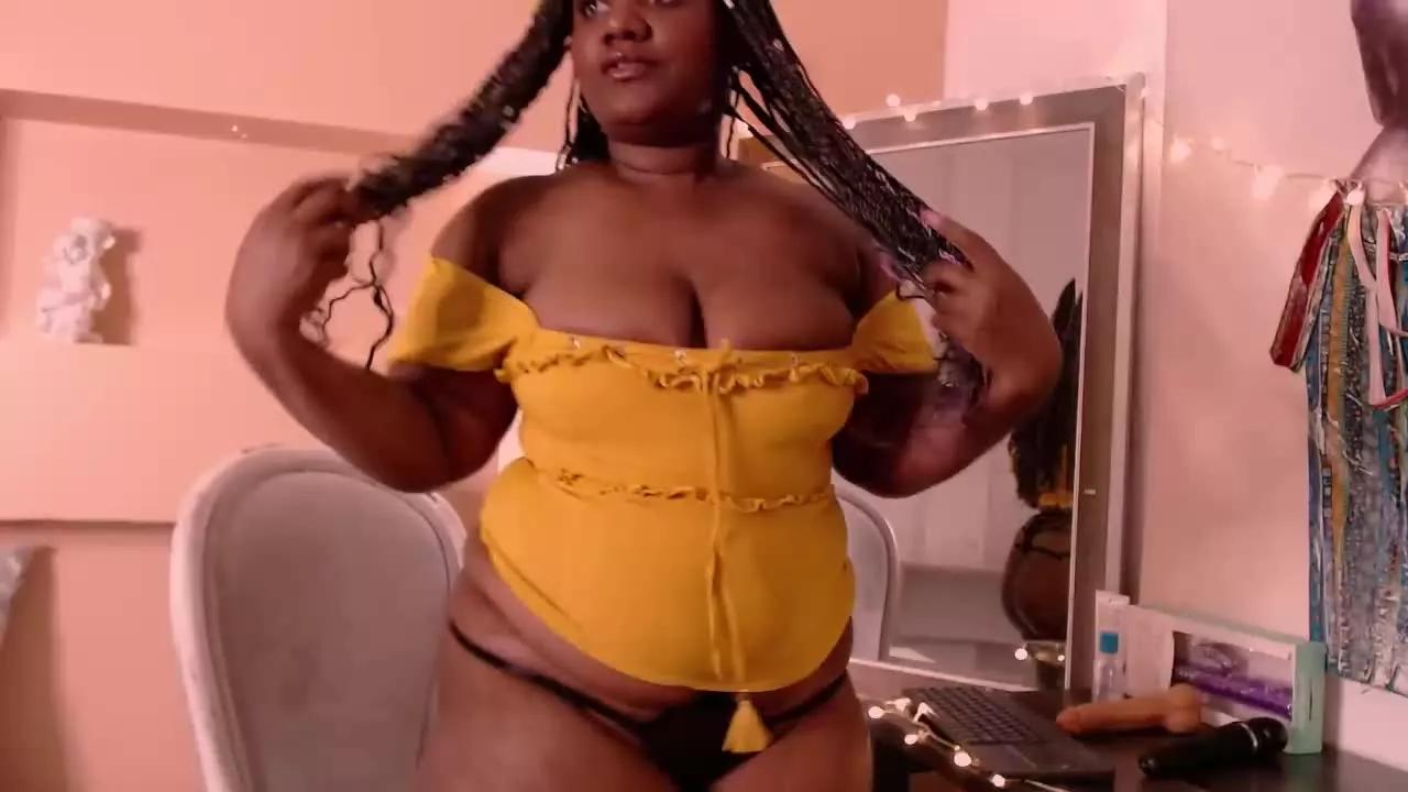 IzzaBrown webcams show profile image 