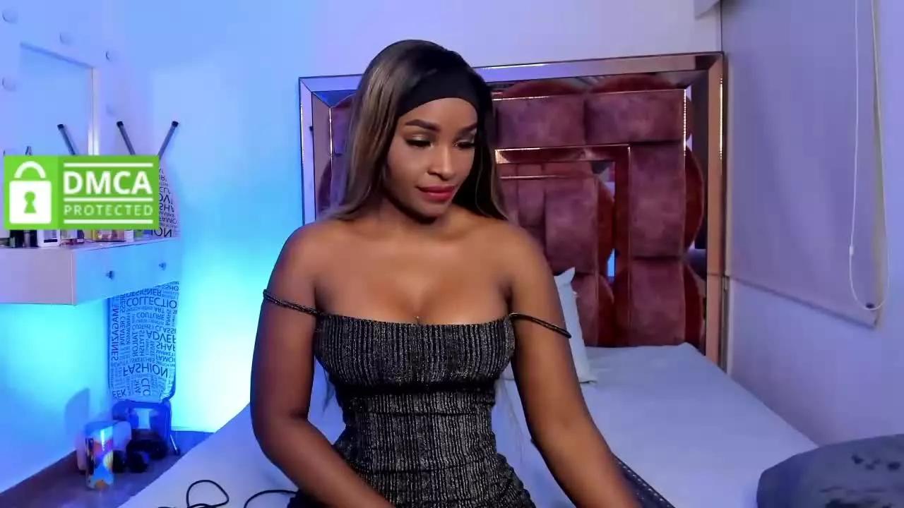 Mina_Holly on Streamray
