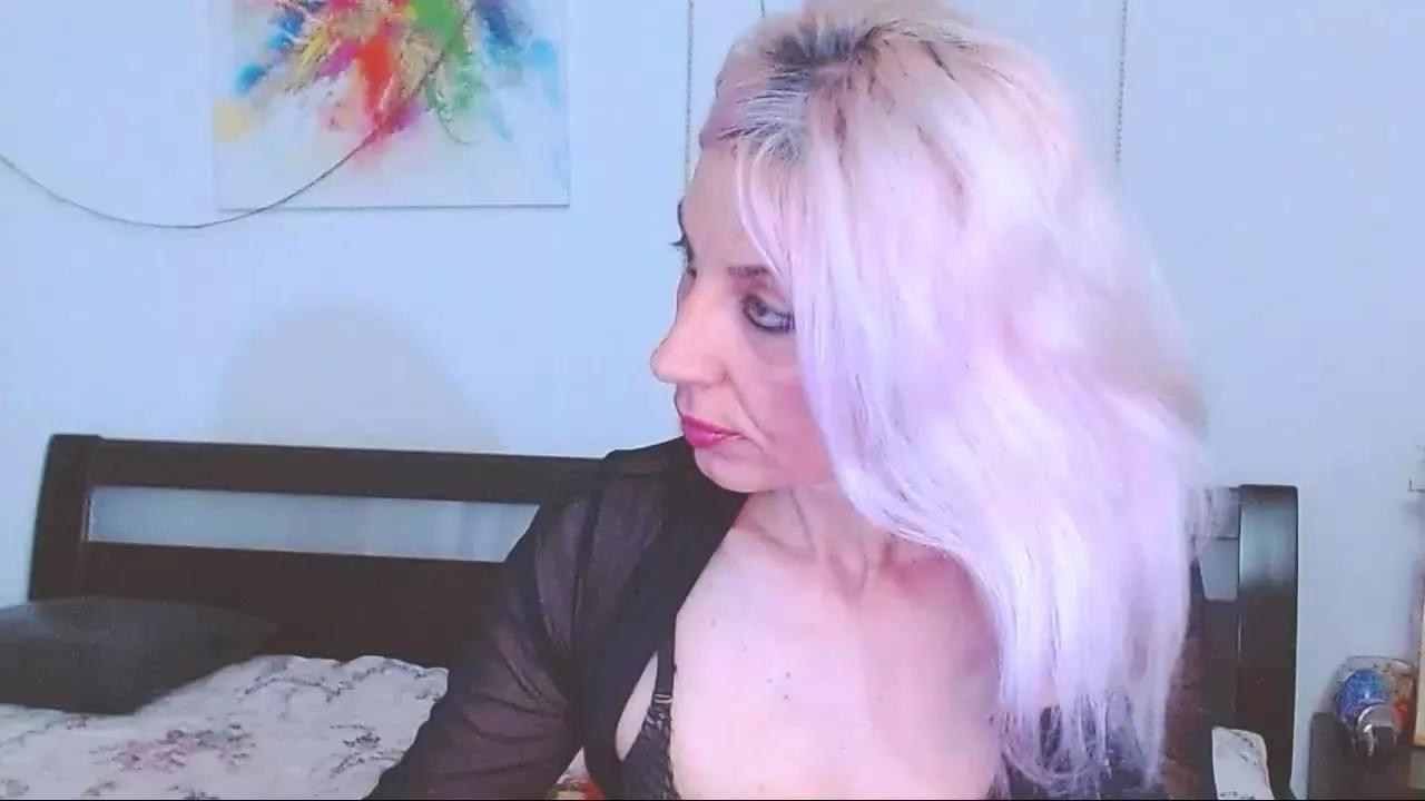MissLaraHoney webcams show profile image 