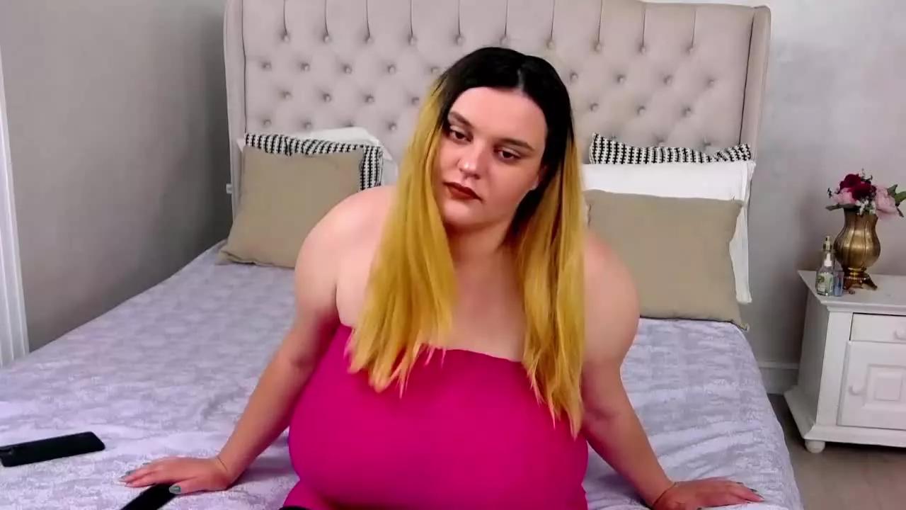 SaraCllaire from Streamray