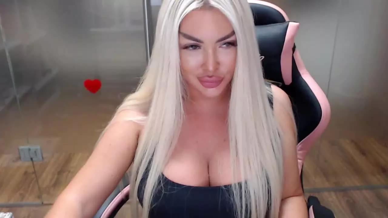 SarahStone69 from Streamray