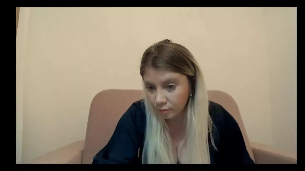 Sarrah8 webcams show profile image 