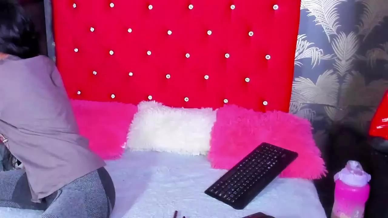 SelenaHot from Streamray
