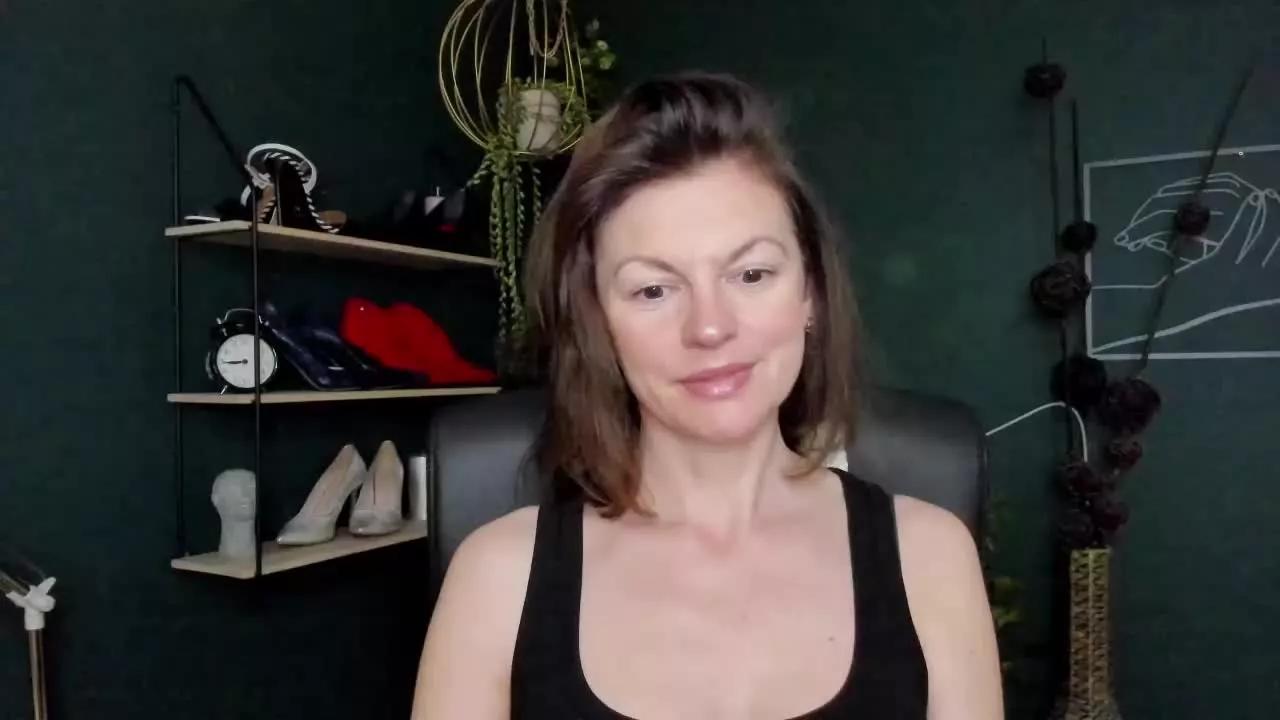 VivianTasty webcams show profile image 