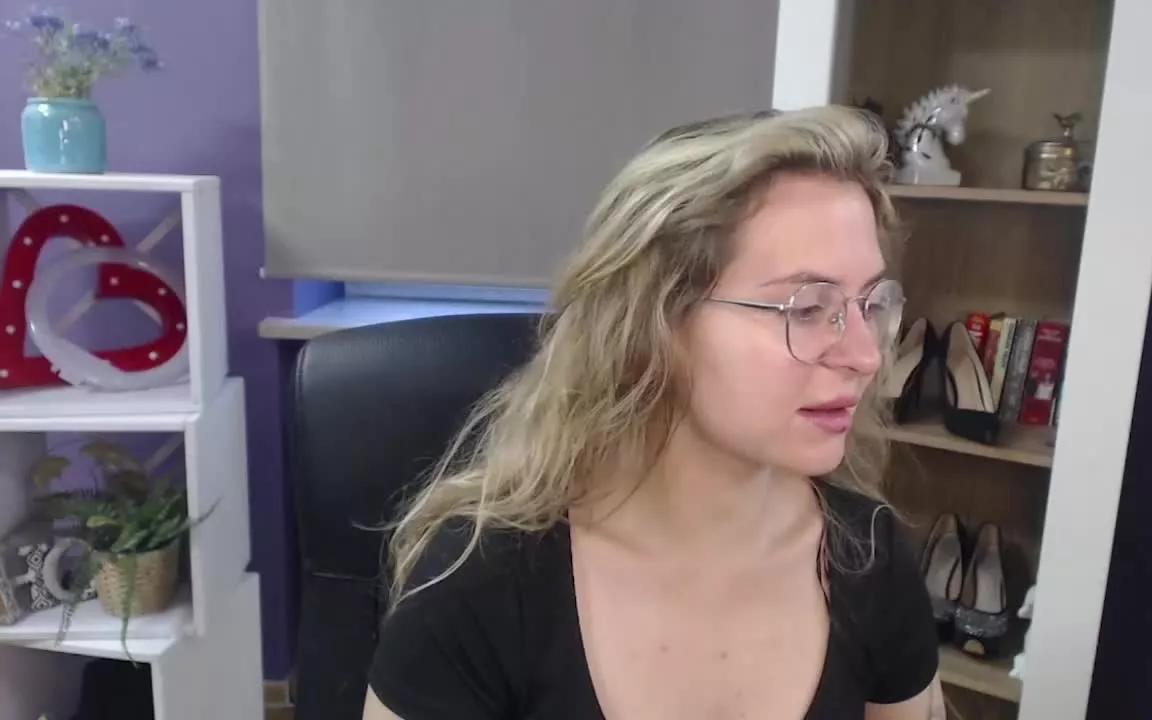 Zoeyx4u webcams show profile image 