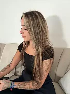 -Alisa from StripChat is Freechat