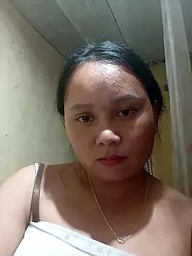 -Kitty-92 from StripChat is Freechat