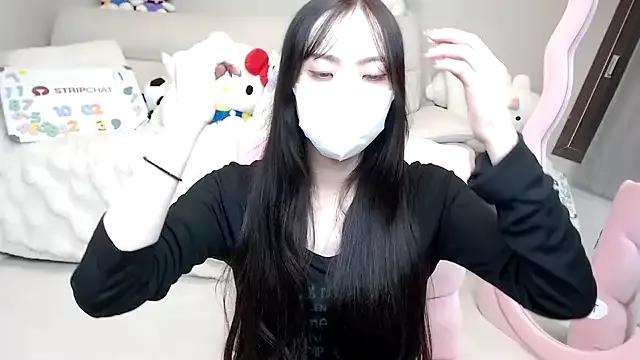 -momoo- from StripChat
