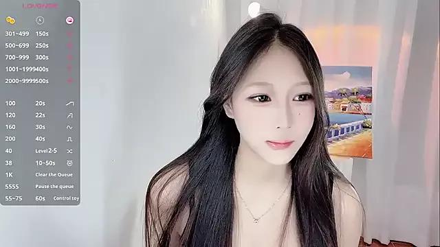 Discover our girls online shows and discover the company of countless livestreamers, with stunning shapes, sex toys and more.