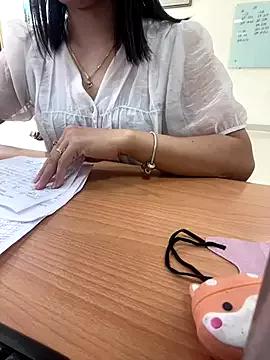 -NhaKy22 webcams show profile image 