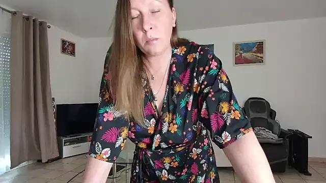 100_SWEET_DESIRES from StripChat