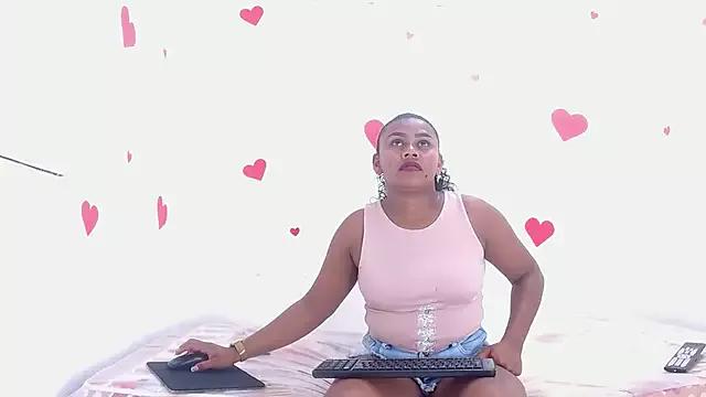 Discover our girls online shows and discover the company of countless livestreamers, with stunning shapes, sex toys and more.