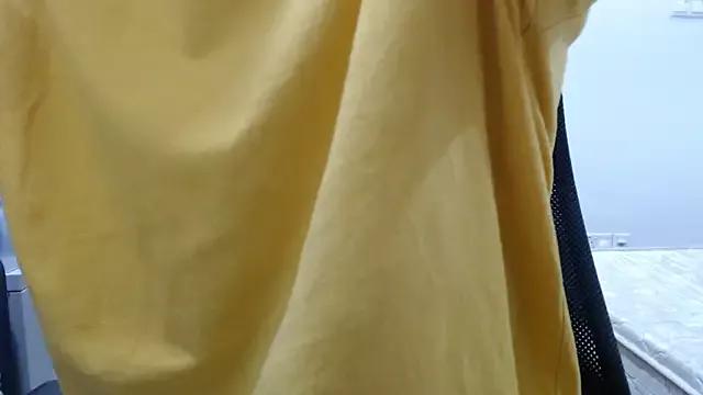 Discover our girls online shows and discover the company of countless livestreamers, with stunning shapes, sex toys and more.