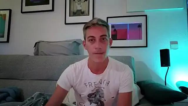 1Hugo1 from StripChat is Freechat