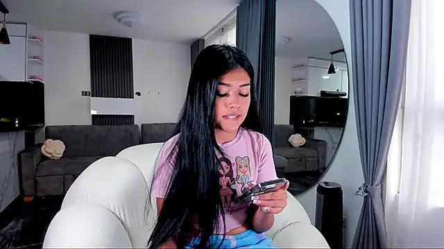 1lubonnie from StripChat is Freechat