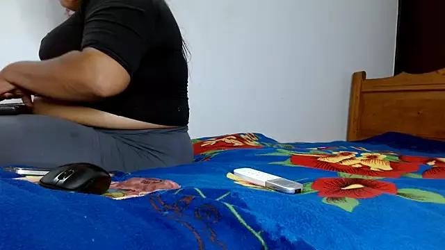 69smallstar from StripChat is Freechat