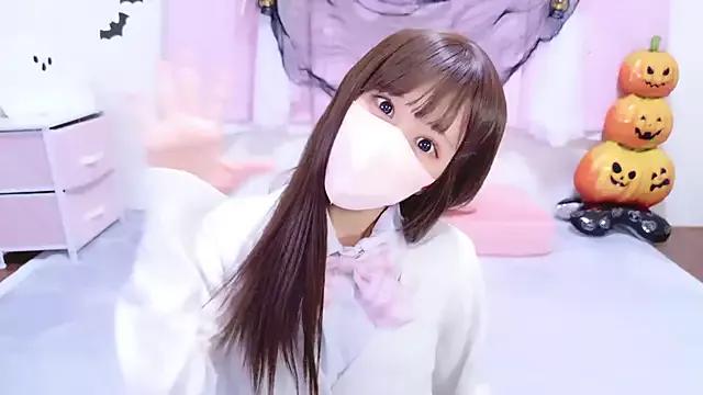 Discover our girls online shows and discover the company of countless livestreamers, with stunning shapes, sex toys and more.