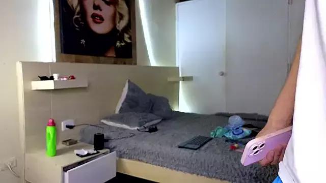 777_camilo from StripChat is Freechat