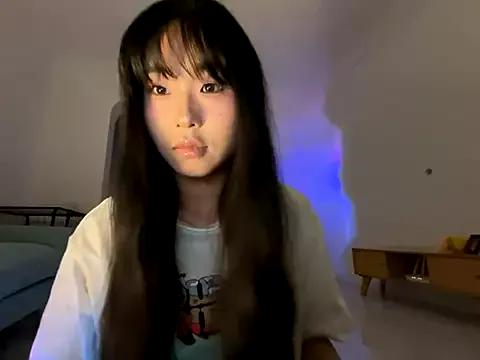 77momomo from StripChat