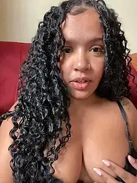 Discover our girls online shows and discover the company of countless livestreamers, with stunning shapes, sex toys and more.