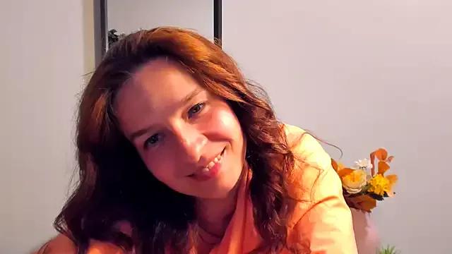 Discover our girls online shows and discover the company of countless livestreamers, with stunning shapes, sex toys and more.