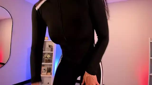 _aish_a_ webcams show profile image 