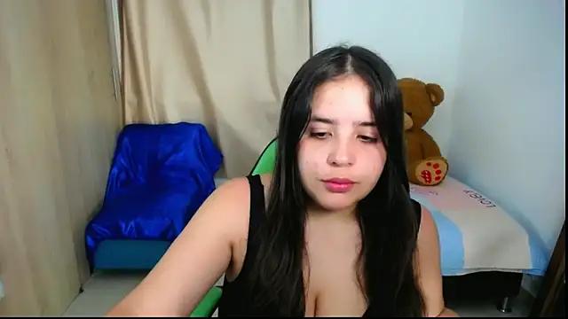 Discover our girls online shows and discover the company of countless livestreamers, with stunning shapes, sex toys and more.