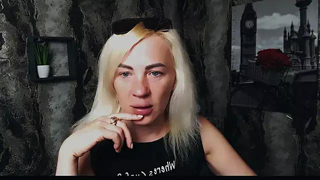_AmandaGold_ from StripChat is Freechat