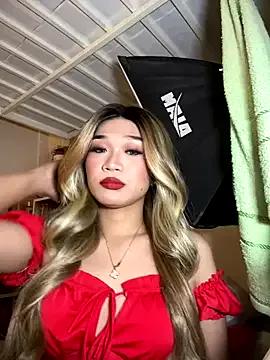 Discover our girls online shows and discover the company of countless livestreamers, with stunning shapes, sex toys and more.
