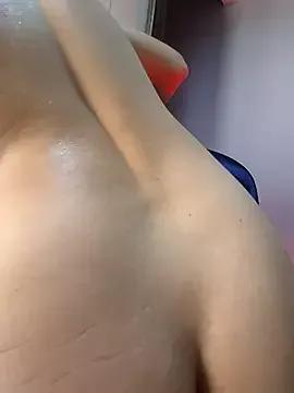 Discover our girls online shows and discover the company of countless livestreamers, with stunning shapes, sex toys and more.