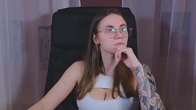 _AnnaStark_ from StripChat