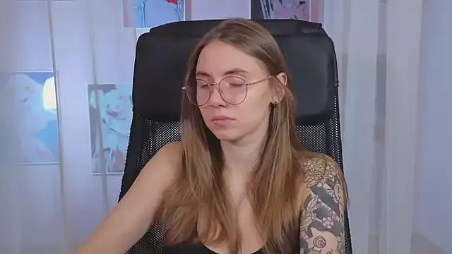 _AnnaStark_ from StripChat