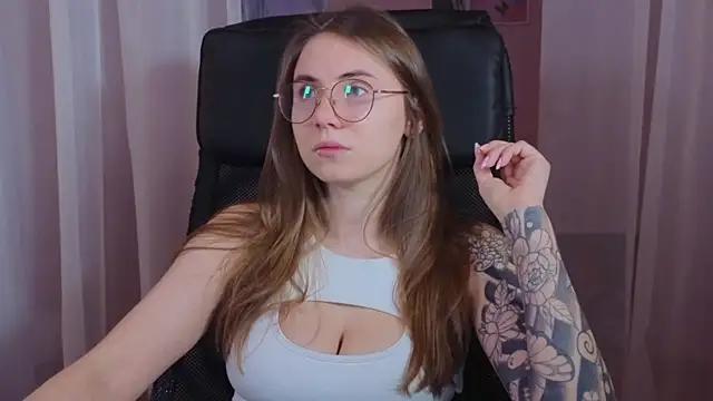 _AnnaStark_ from StripChat