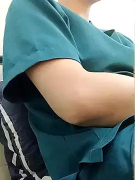 _Attractivegirl33 from StripChat