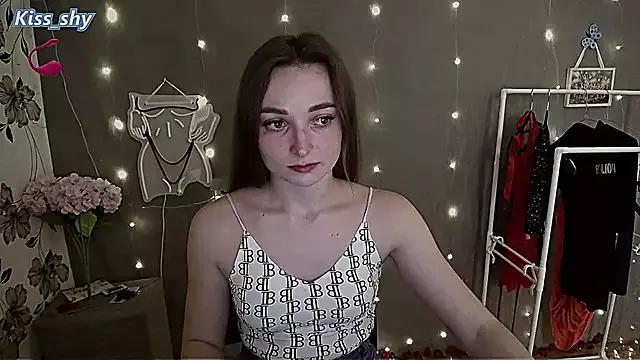 Discover our girls online shows and discover the company of countless livestreamers, with stunning shapes, sex toys and more.