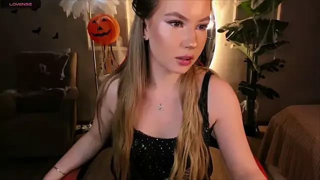 _BellaClark from StripChat is Freechat