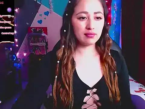 Discover our girls online shows and discover the company of countless livestreamers, with stunning shapes, sex toys and more.