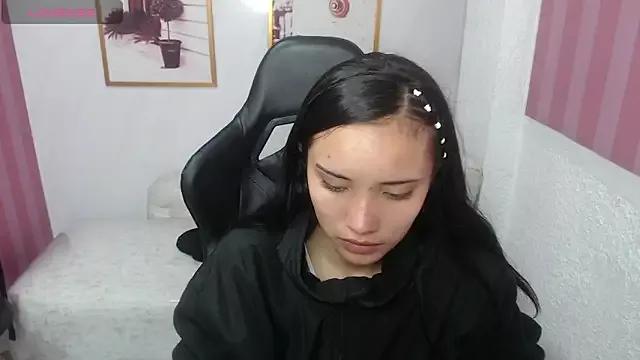 _Esther_Toro_b on StripChat