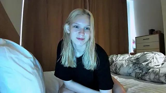 _Gentle_Angel_Melissa_ from StripChat is Freechat