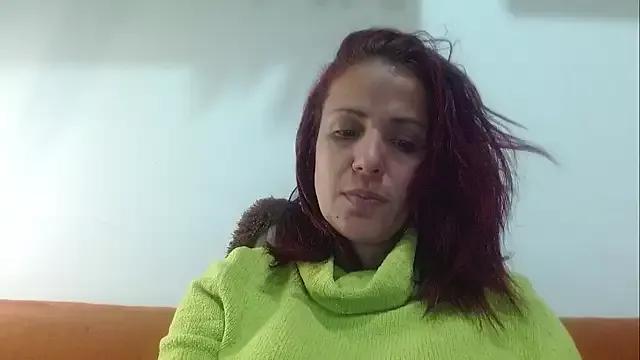 Discover our girls online shows and discover the company of countless livestreamers, with stunning shapes, sex toys and more.
