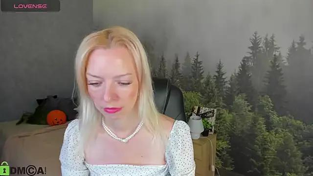 _Keetti_ from StripChat is Freechat