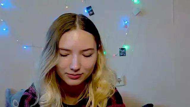 _kikiclark__ from StripChat