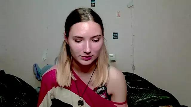 _kikiclark__ from StripChat