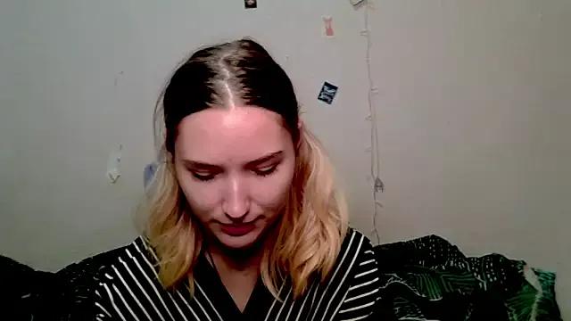 _kikiclark__ from StripChat