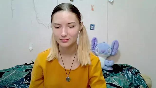 _kikiclark__ from StripChat is Freechat