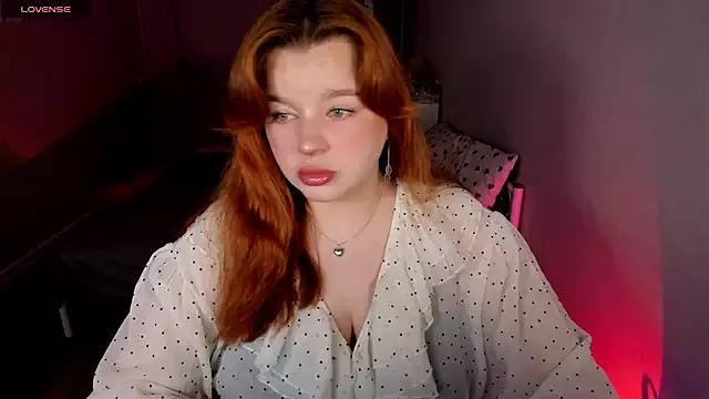 Discover our girls online shows and discover the company of countless livestreamers, with stunning shapes, sex toys and more.