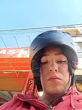 Discover our girls online shows and discover the company of countless livestreamers, with stunning shapes, sex toys and more.