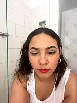 Discover our girls online shows and discover the company of countless livestreamers, with stunning shapes, sex toys and more.